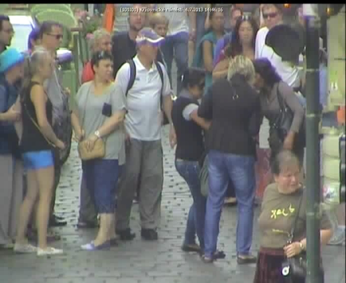 Sledování a zatýkání kapsářek zachytily kamery.